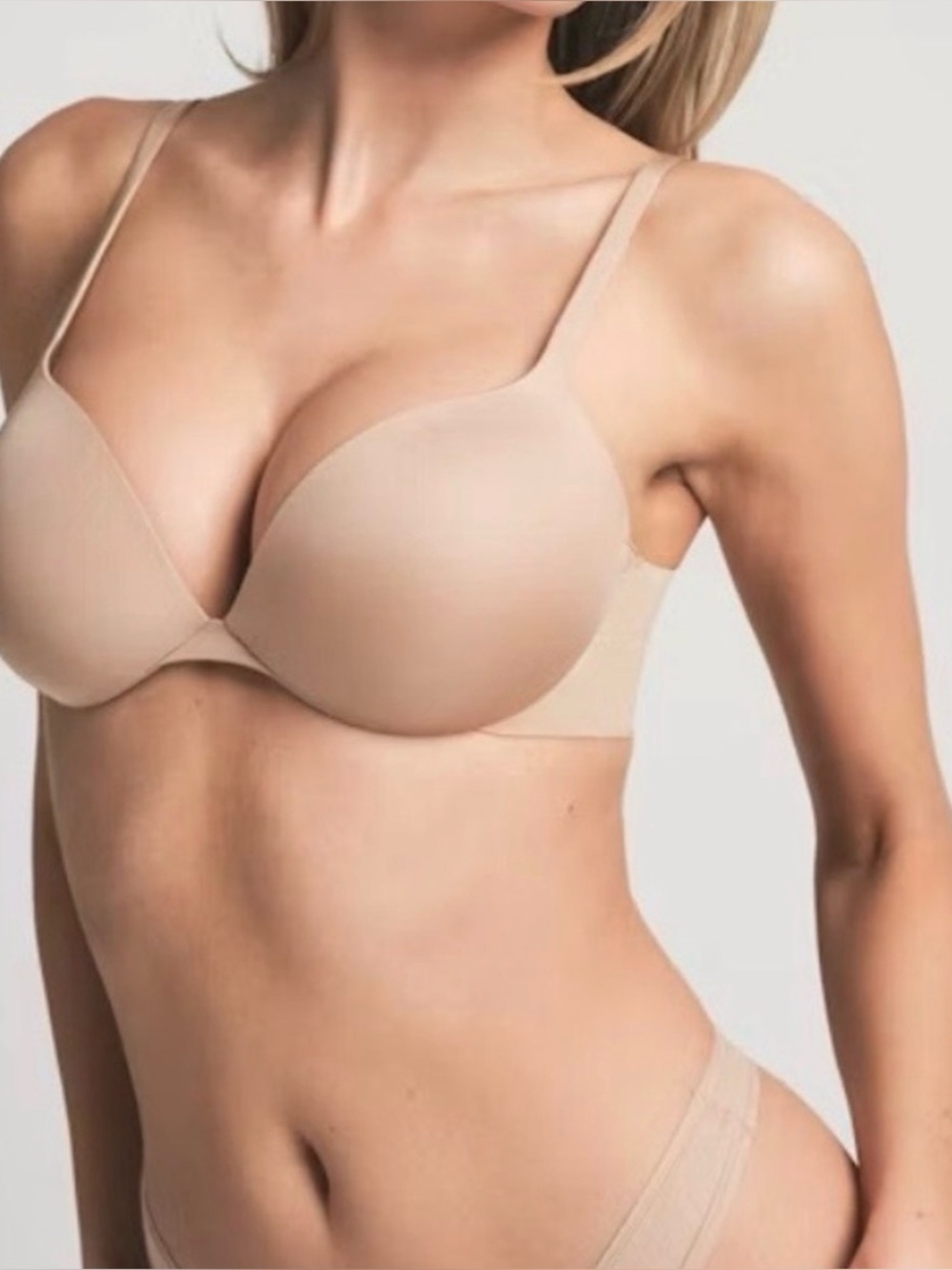 SKIMS Smooth T-Shirt Bra - Light Nude Push Up Plunge Bra